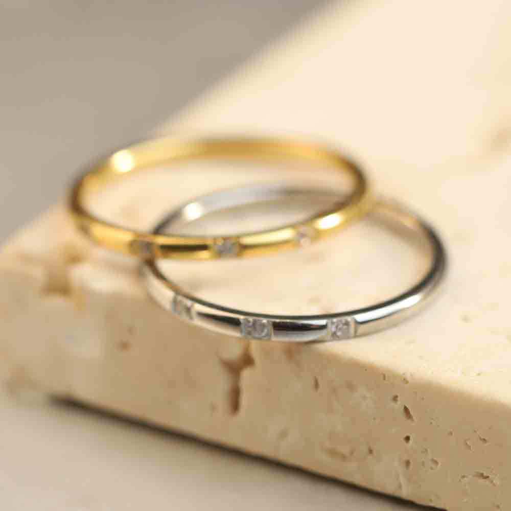 1Pcs Stainless Steel Thin Ring with Six Zirconia Stones - a Simple and Fashionable All-purpose Ring Accessory