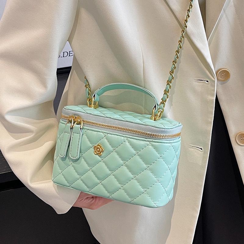 Wholesale Popular Xiaoxiangfeng Light Luxury Simple Portable Box Bag High Sense Temperament Versatile Chain Messenger Bag