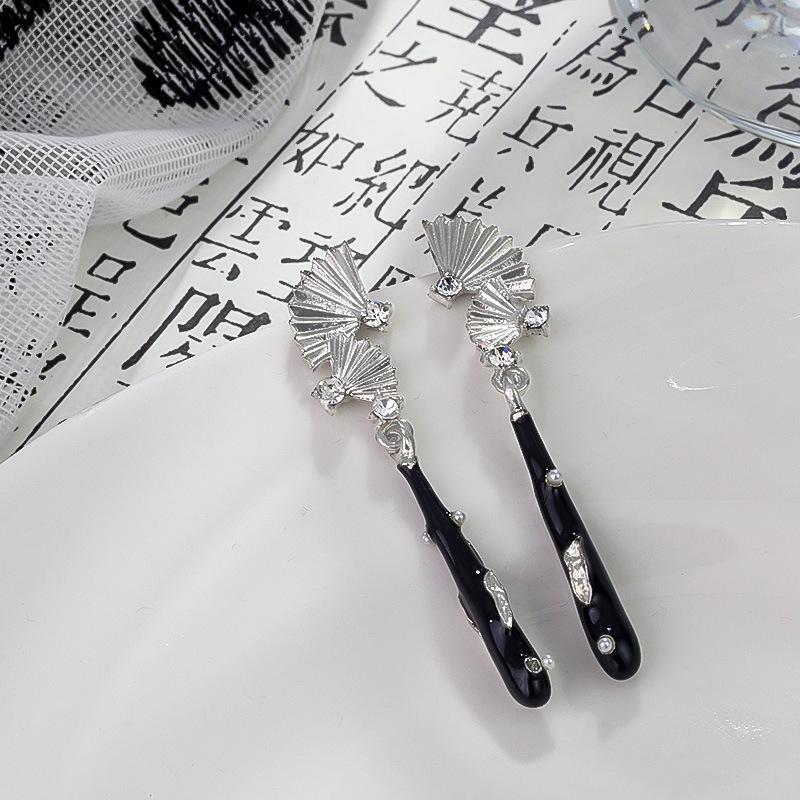 New Chinese Style Sweet Cool Long Fan-Shaped Pendant Drop Earring for Women Exaggerated Girl Gift Rock Jewelry