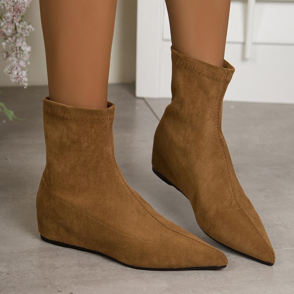Pointed Short Boots Women's Autumn and Winter 2025 New Boots Fleece Women's Boots Niche Thin Boots Design Inner Height Heel Boots