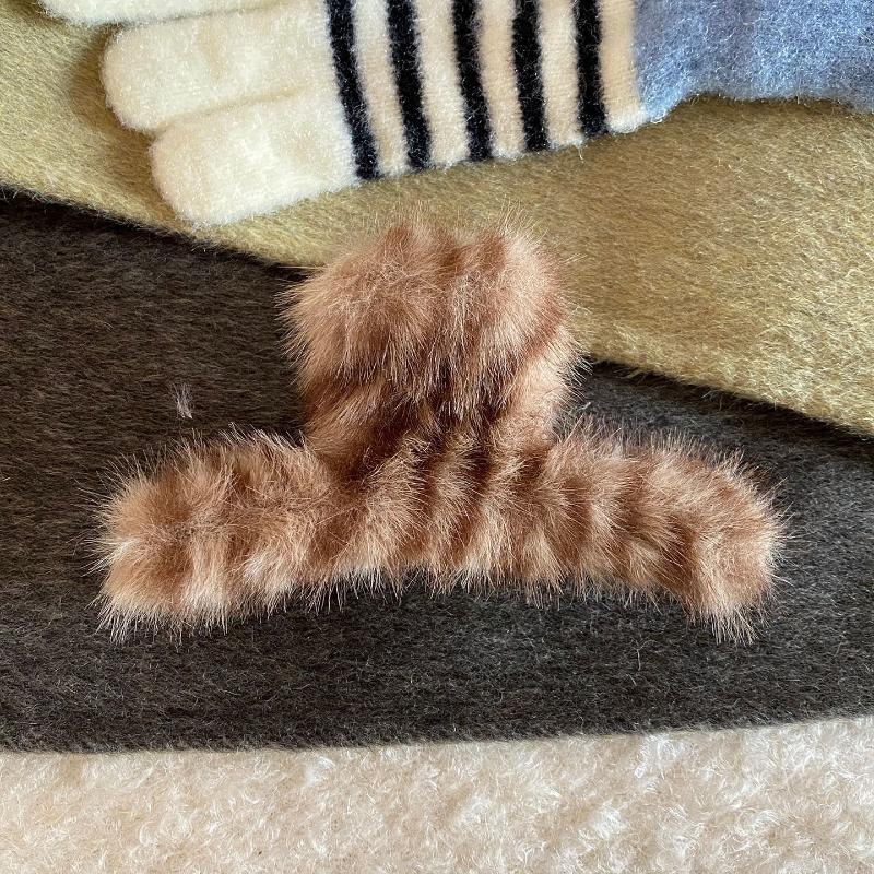 Plush Hair Clip Autumn Winter Woman Hair Accessories Large Shark Clips Fashion Girls Headwear Korean Female Headdress