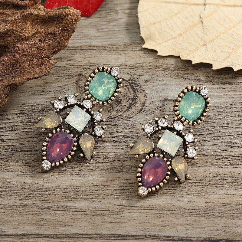 European-American Rhinestone Crystal Earrings: Stylish Zinc Alloy Ear Jewelry