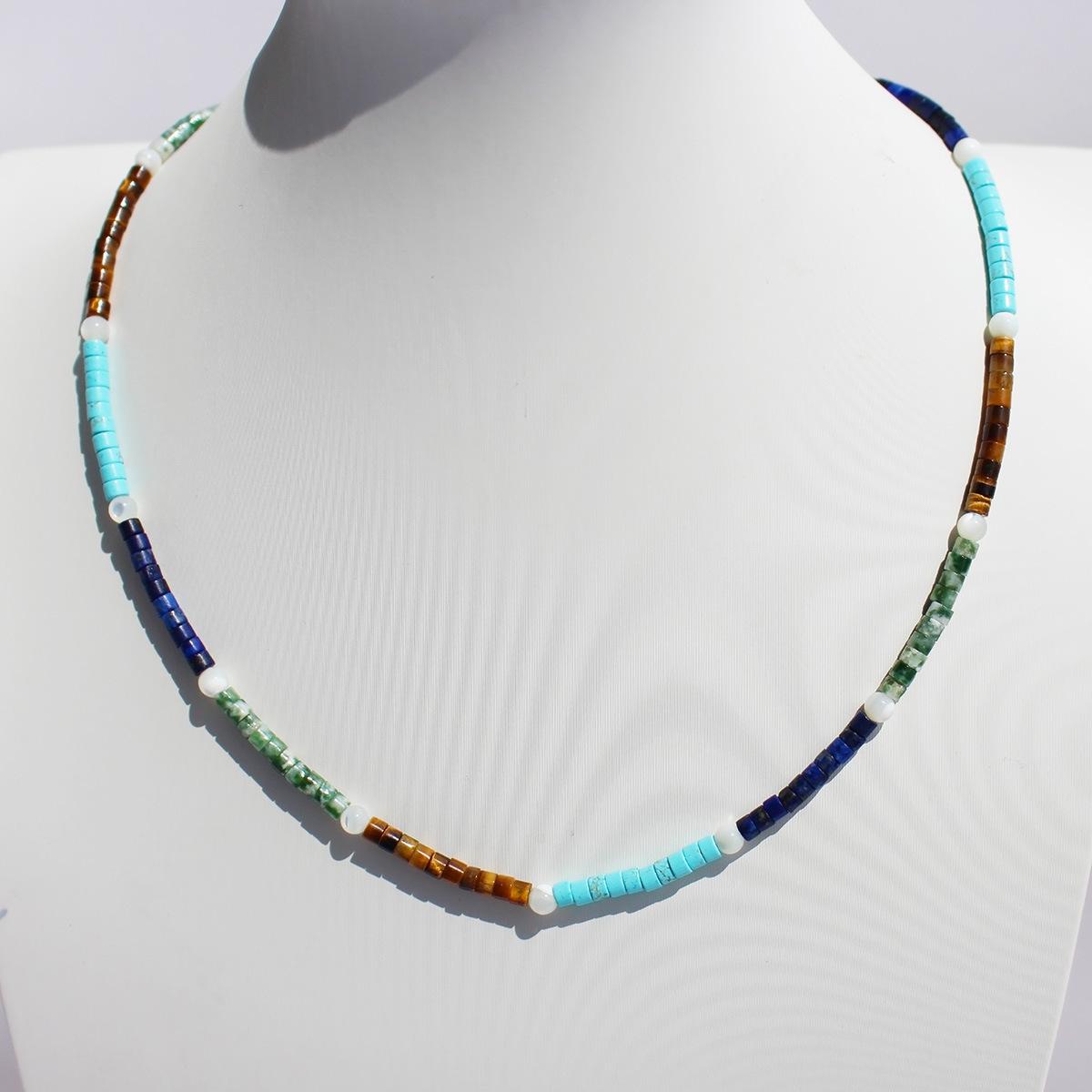 

Оригинальное нишевое литературное и ретро натуральное ожерелье из тигрового зуба, бирюзового, синего и золотого цветов, сплетенное из белых ракушек, цепочка на ключицу 842