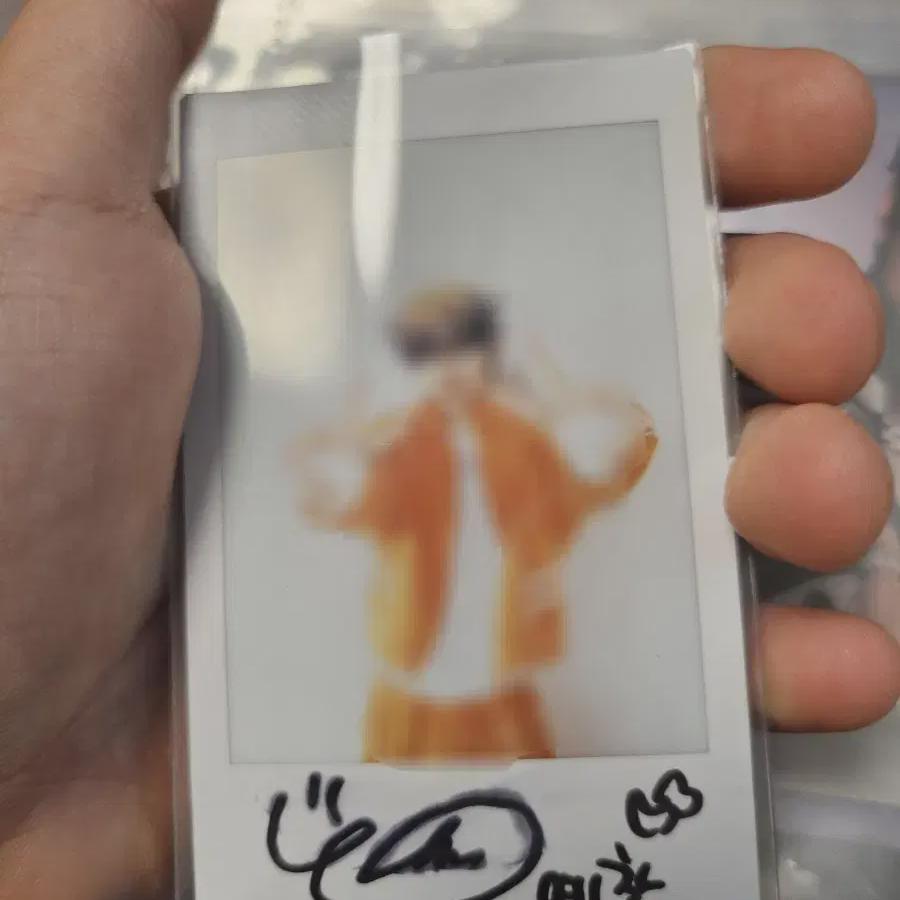 

Polaroid Sign By Tiot Shin Ye-chan