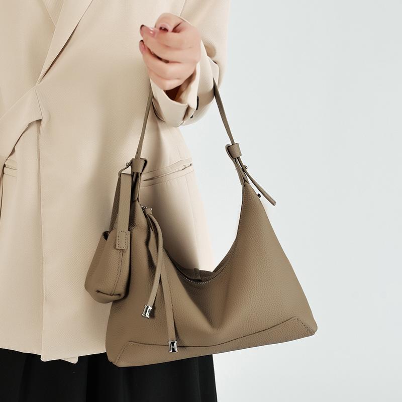 First Layer Cowhide Shoulder Bag New Genuine Leather Women's Bag Retro Commuter Crossbody Bag Fashionable Versatile Underarm Bag Women