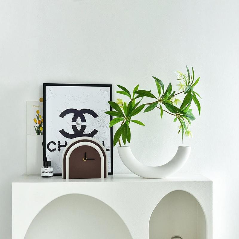 1Pcs Enchanting Crescent Moon Vase Creative Design Ornaments Simple Plastic White Eco-Friendly Vase Home Decoration New