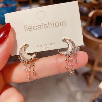 Orecchini pendenti alla moda con luna 2022 per donna