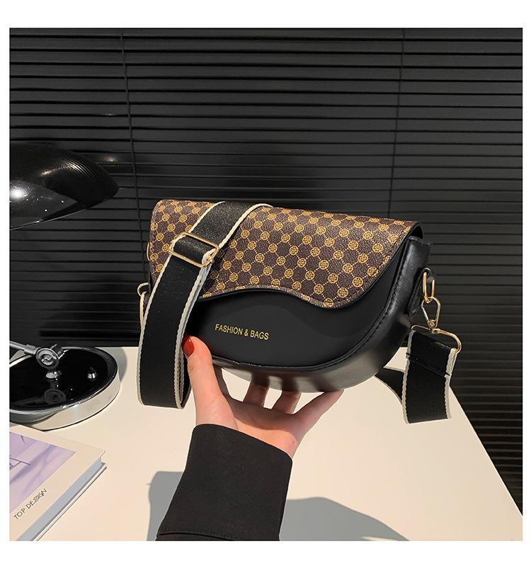

Chic Retro Handbag, Ladies Fashionable Messenger Bag, Stylish Shoulder Bag, Faux Leather Saddle Bag for Women Daily Work, Party