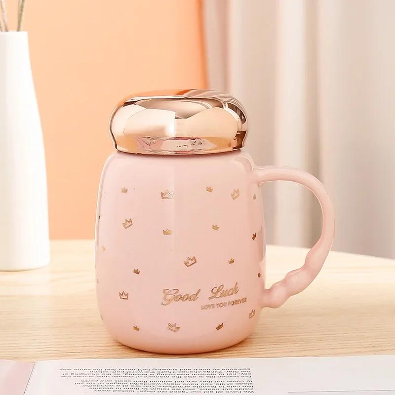 

Gypsophila Ceramic Coffee Cup Creative Breakfast Handgrip Mug with Lid Portable Tea Water Cup Porcelain Tableware Christmas Gift 450ml рожевий