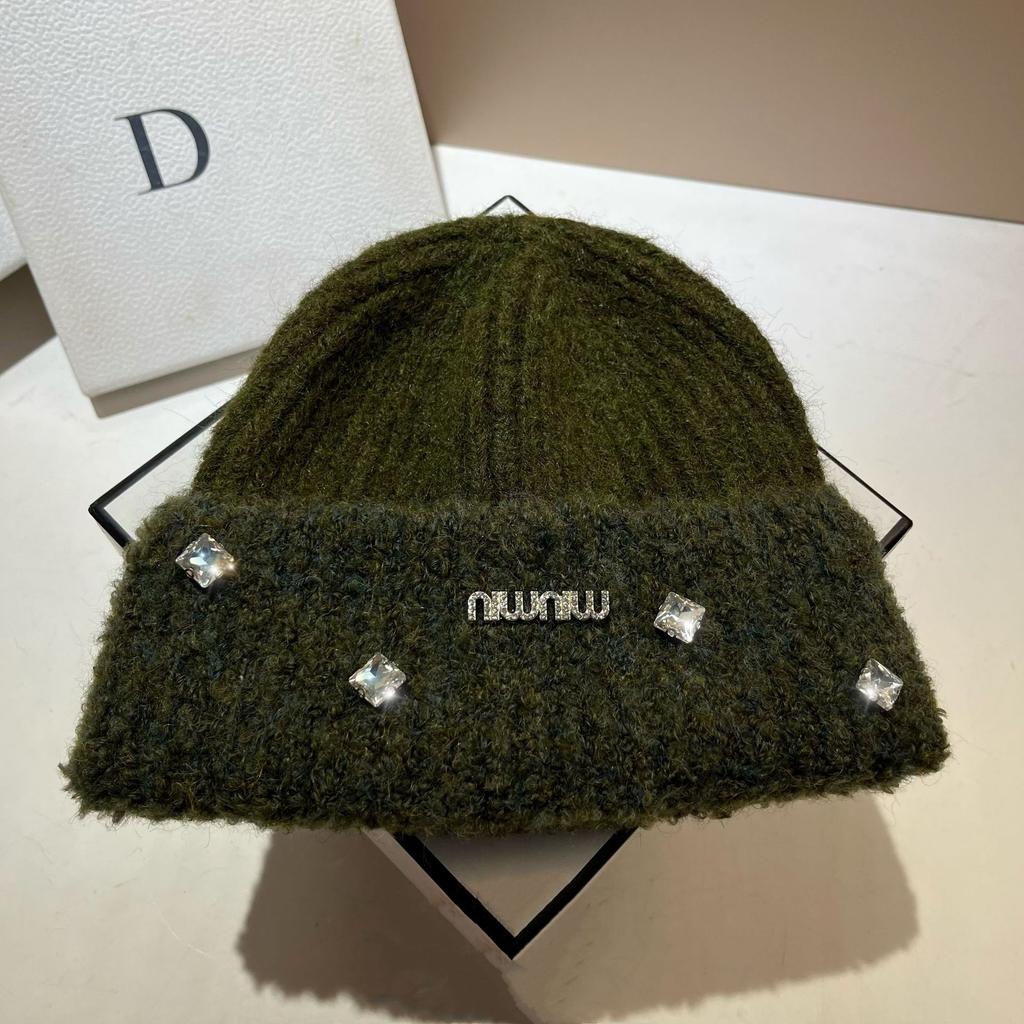 French Light Luxury Niche Rhinestone Min Color Matching Wool Hat, Winter Celebrity Wool Blended Knitted Hat