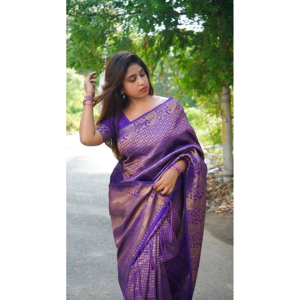 This Beautiful Saree Is Elegantly Decorated with Gorgeous Solid Jacquard Weave That Gives a Perfect Look To the Outfit.