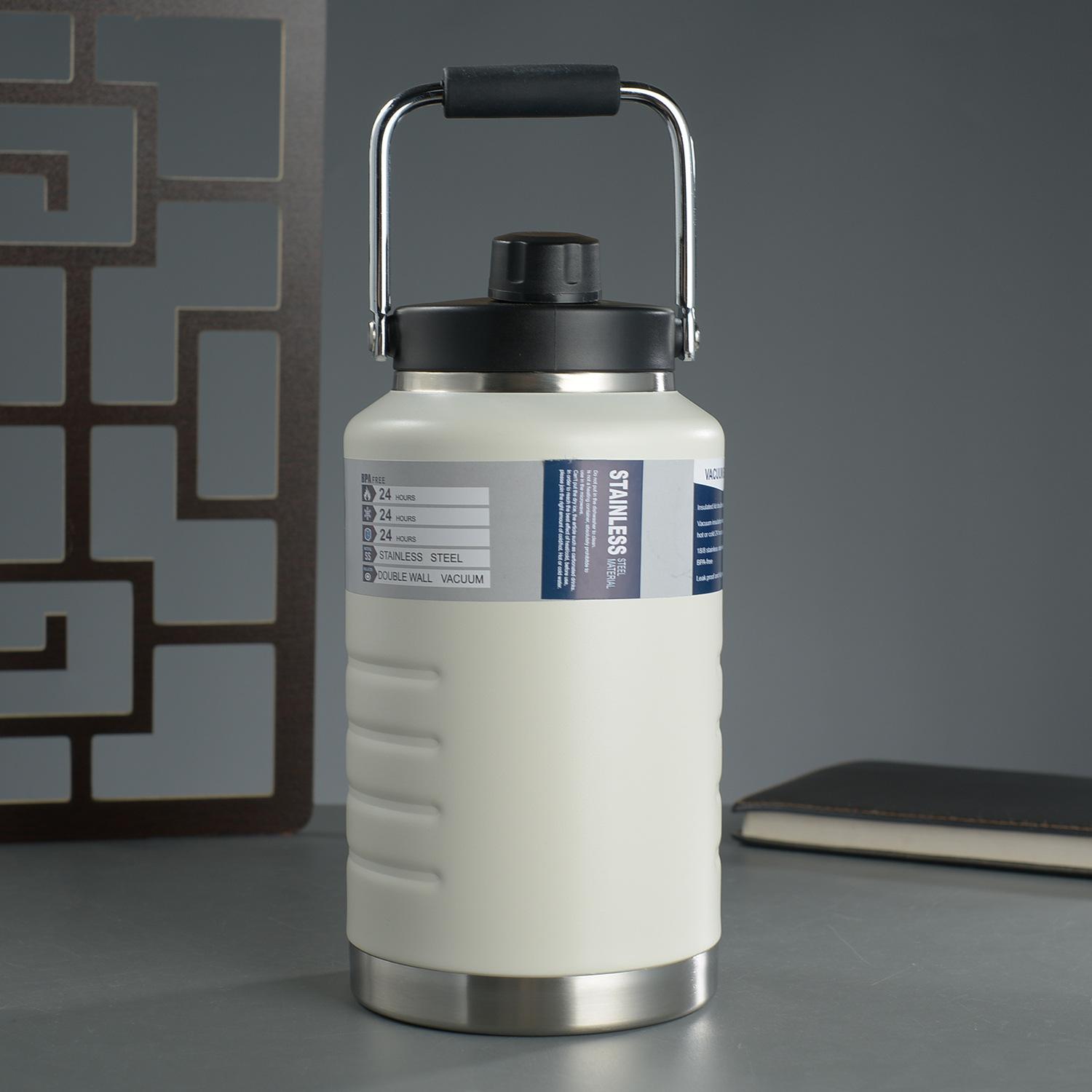 

1.5L Large Capacity Vacuum Flask, 304 Stainless Steel Vacuum Bottle, Outdoor Portable Water Bucket, Handheld Sports Water Bottle 1.5L