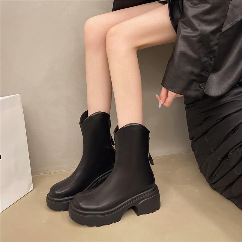 Short boots women's 2025 autumn and winter new round head thick heel V mouth thick sole small boots rear zipper thin Martin boots