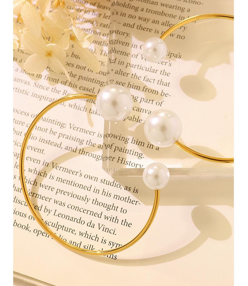 Korean Style Non-fading Faux Pearl Bracelet for Women, Exquisite 18K Gold-Plated Titanium Steel.