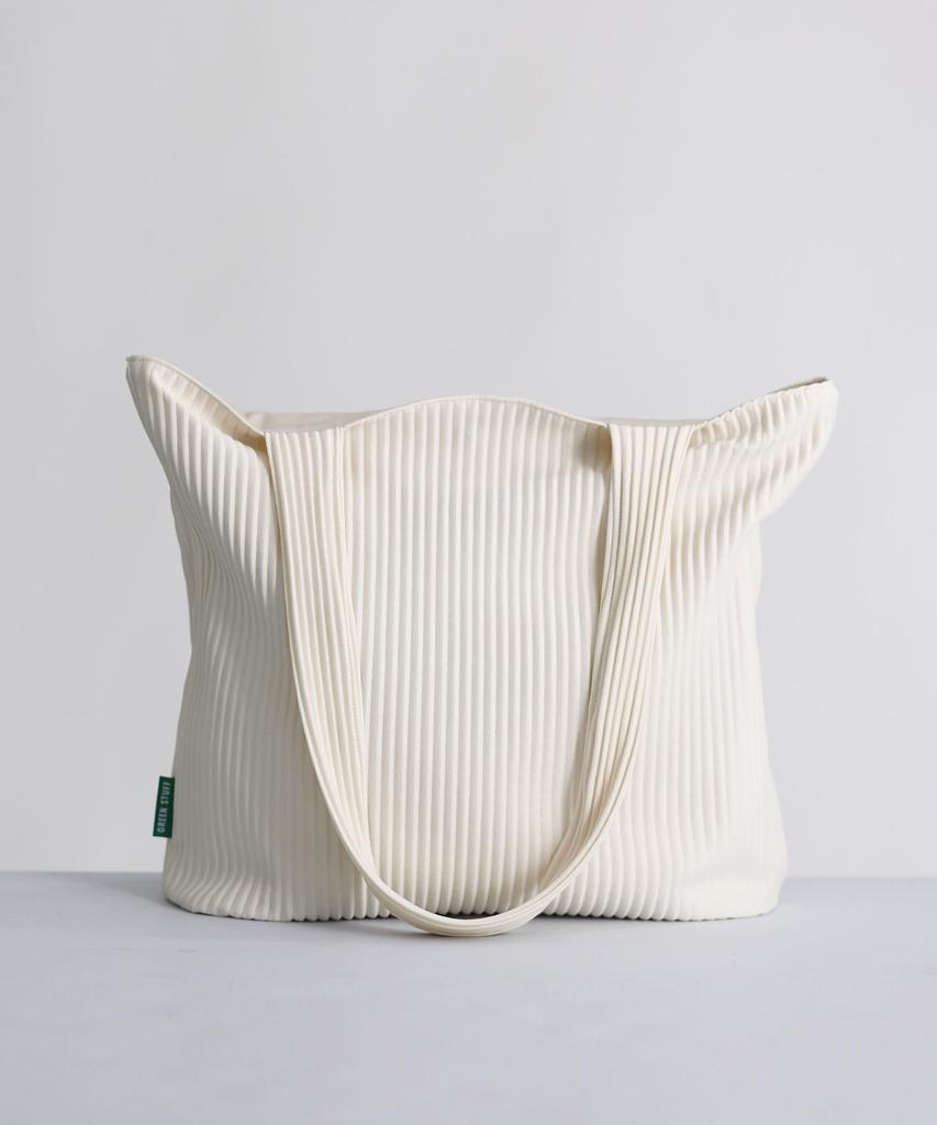 Green Stuff Unpretentious Yet Modern Shopper Bag 67 Pleated Fringes - Ivory
