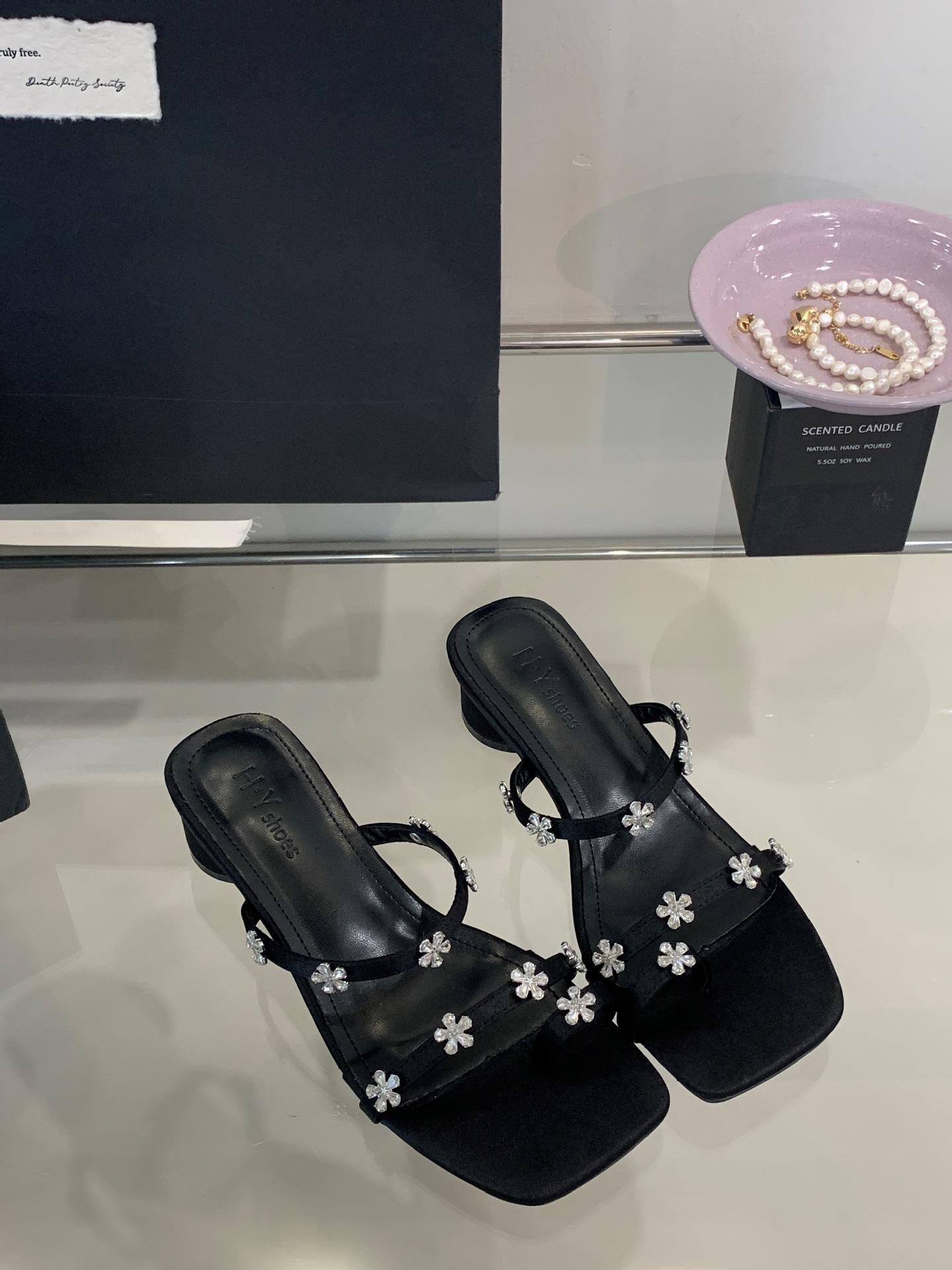 

French Temperament Thick Heel Toe Rhinestone Fairy Wind Square Head Cool Slippers 39 чорний