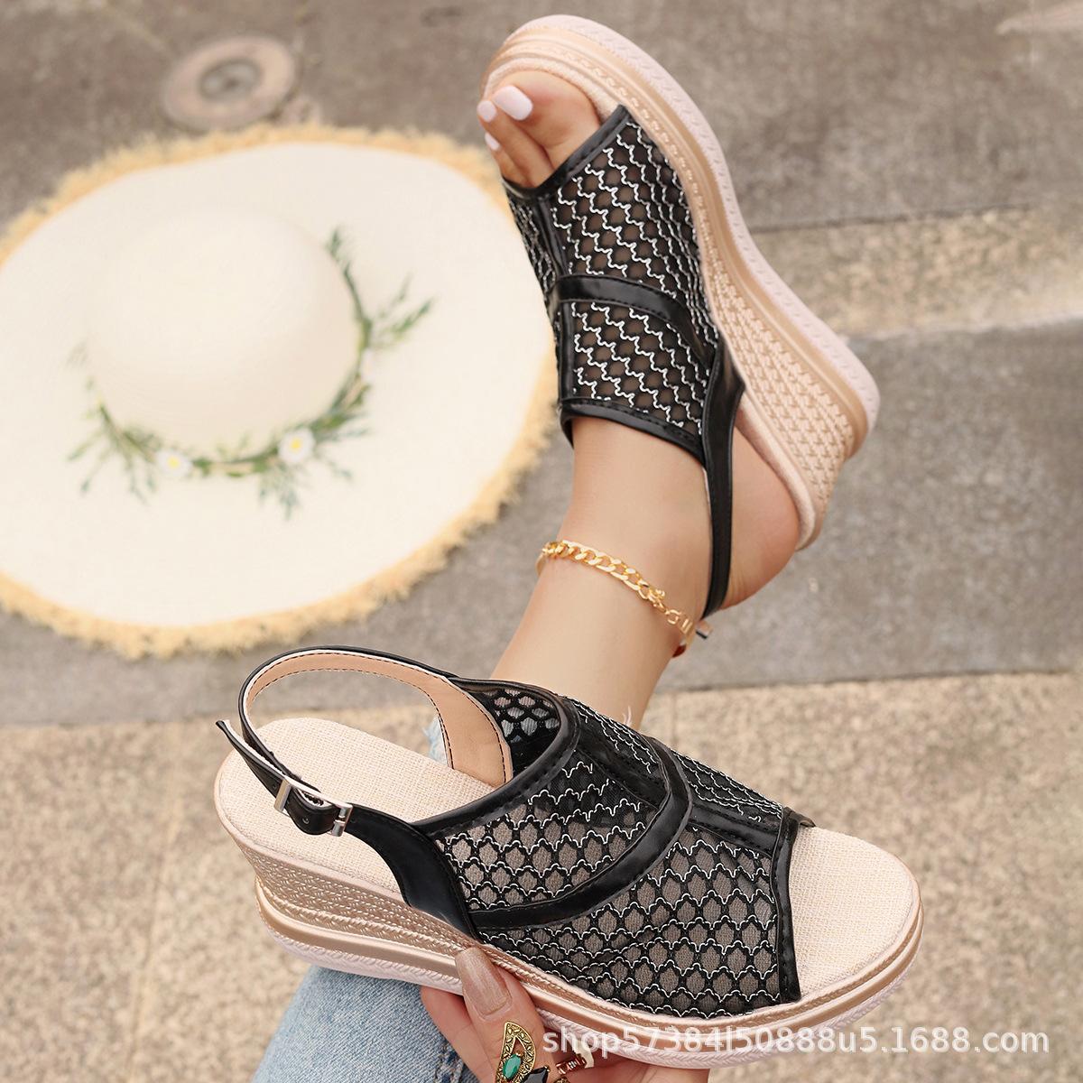 

Внешнеторговые сандалии большого размера с открытым носком, лето 2025, новинка, сетчатые сандалии на толстой подошве и танкетке, европейские и американские дышащие сандалии женские 43 36 чёрный