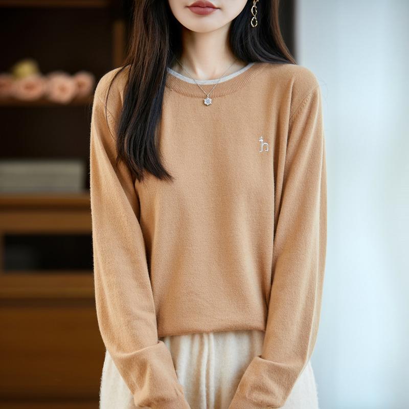 

Новый осенне-зимний женский повседневный, простой и облегающий вязаный свитер с вышивкой букв, цветной базовый свитер с круглым вырезом, мягкий и нежный M хаки
