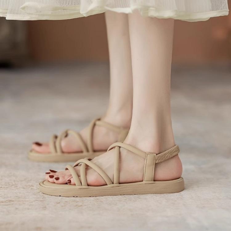 Internet celebrity sandals female 2025 spring and summer new daily leisure fairy style versatile flat beach roman sandals