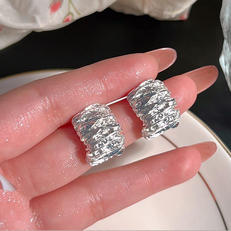 Gold Ring Earrings Women's Ear Buckles Light Luxury High-end Earrings Autumn and Winter Ring Earrings
