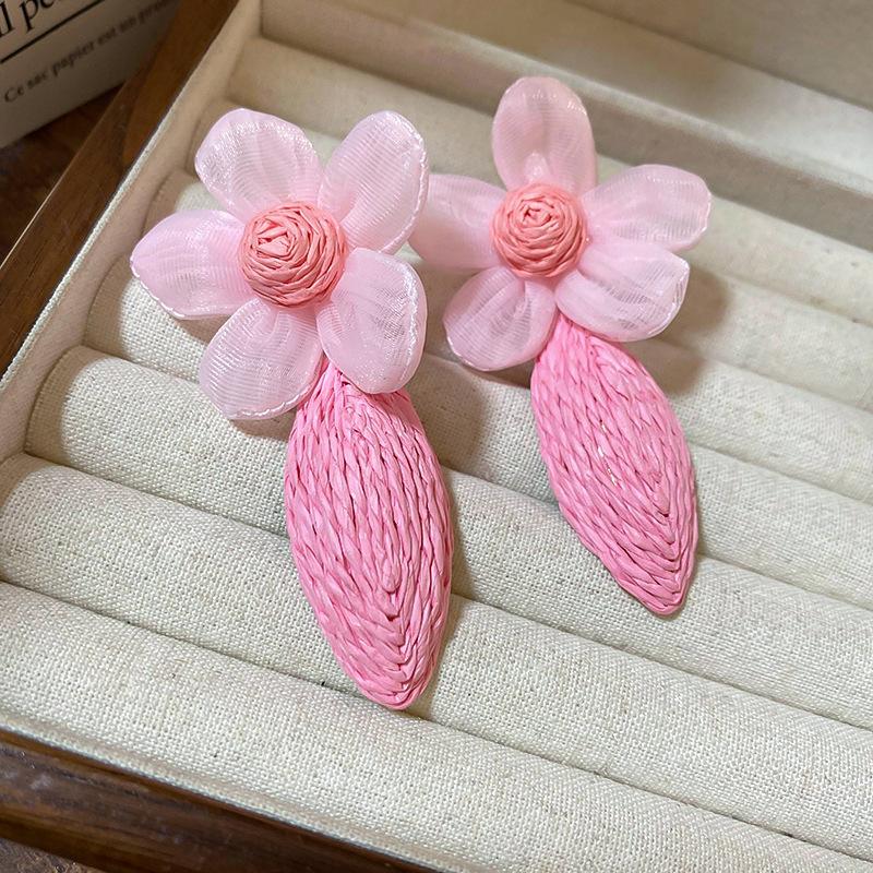 Steel Needle Handmade Grass Vine Mesh Flower Earrings Women's Fashion Super Fairy Stud Earrings Light Luxury High-end Temperament Earrings