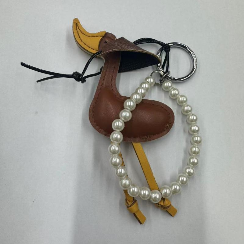 1Pcs Cute Leather Duck Keychain With Pearl Chain Cartoon Animal Bag Charm Pendant For Handbag Purse Decoration Women Gift
