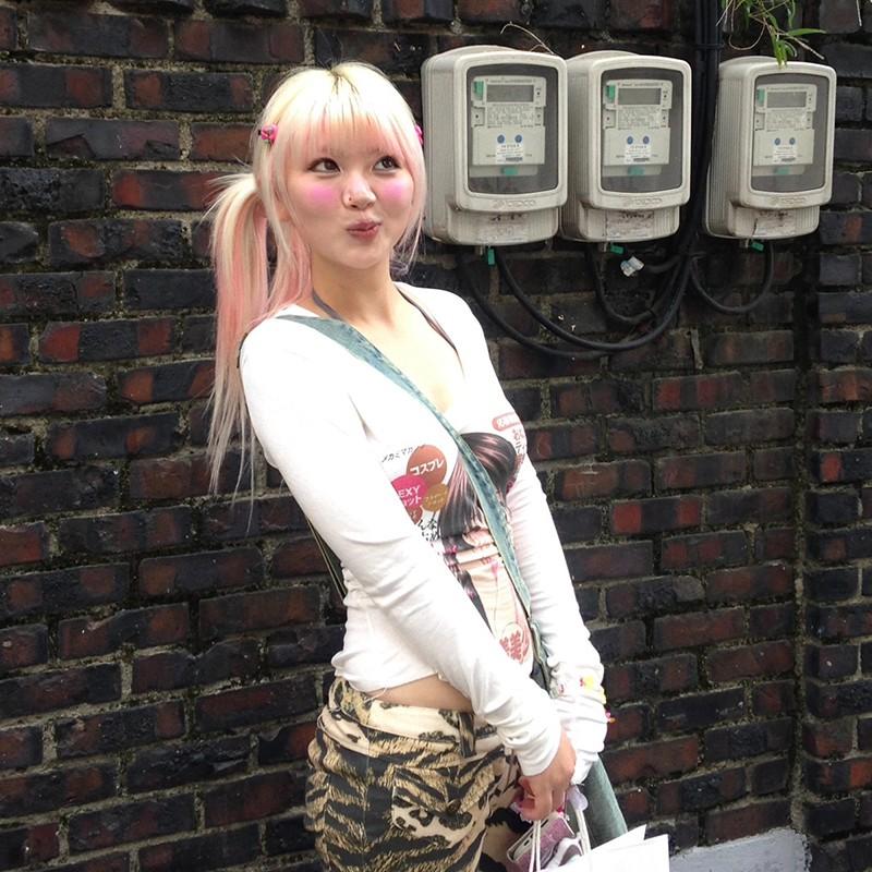 VAYLA Japanese Y2k Anime Print T-shirt 2000s Aesthetics Long Sleeve Tee Shirt Vintage Harajuku V-neck White Tops Kawaii Lolita
