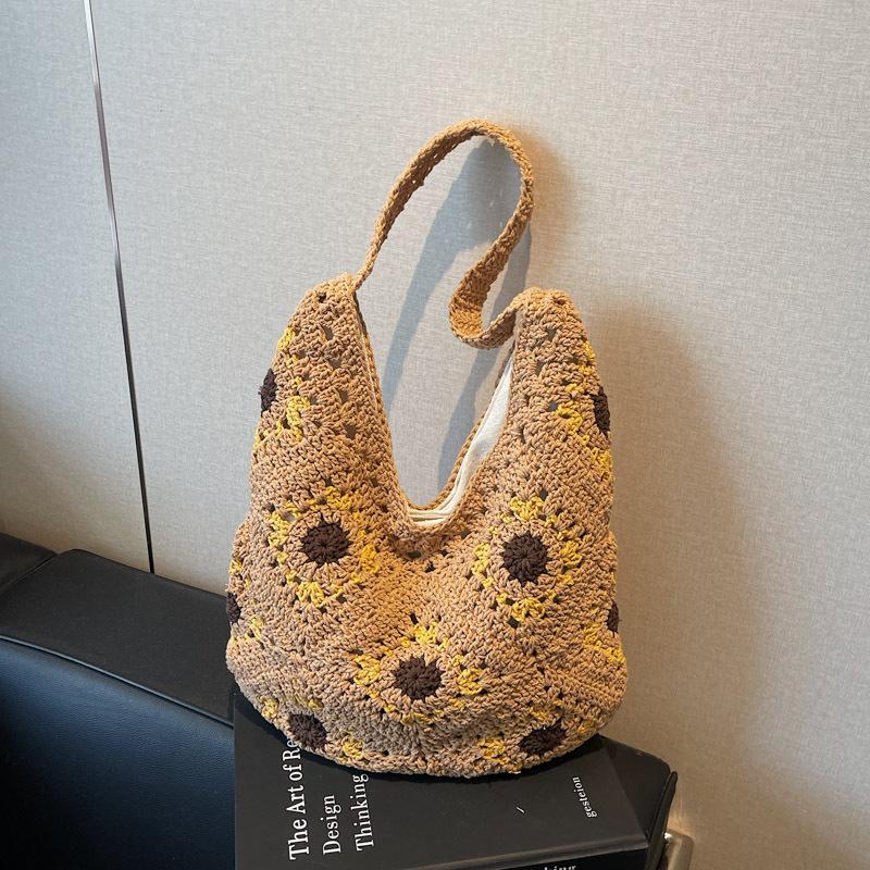 Premium Woven Bag Women's Large-capacity New Versatile Shoulder Crossbody Seaside Beach Bag