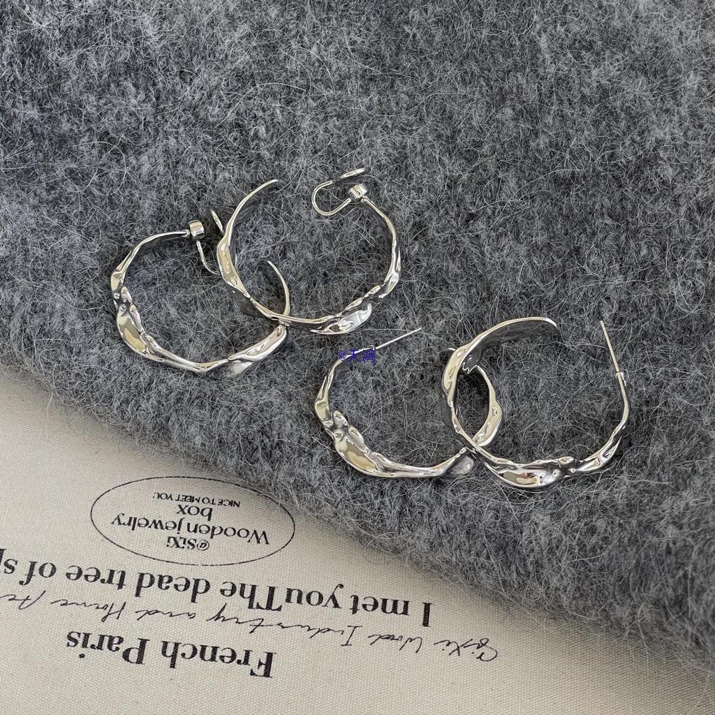 Lava Texture Mosquito Coil Holder Ear Cuff: Yu Shuxin Style Women's Luxury Niche Earrings.