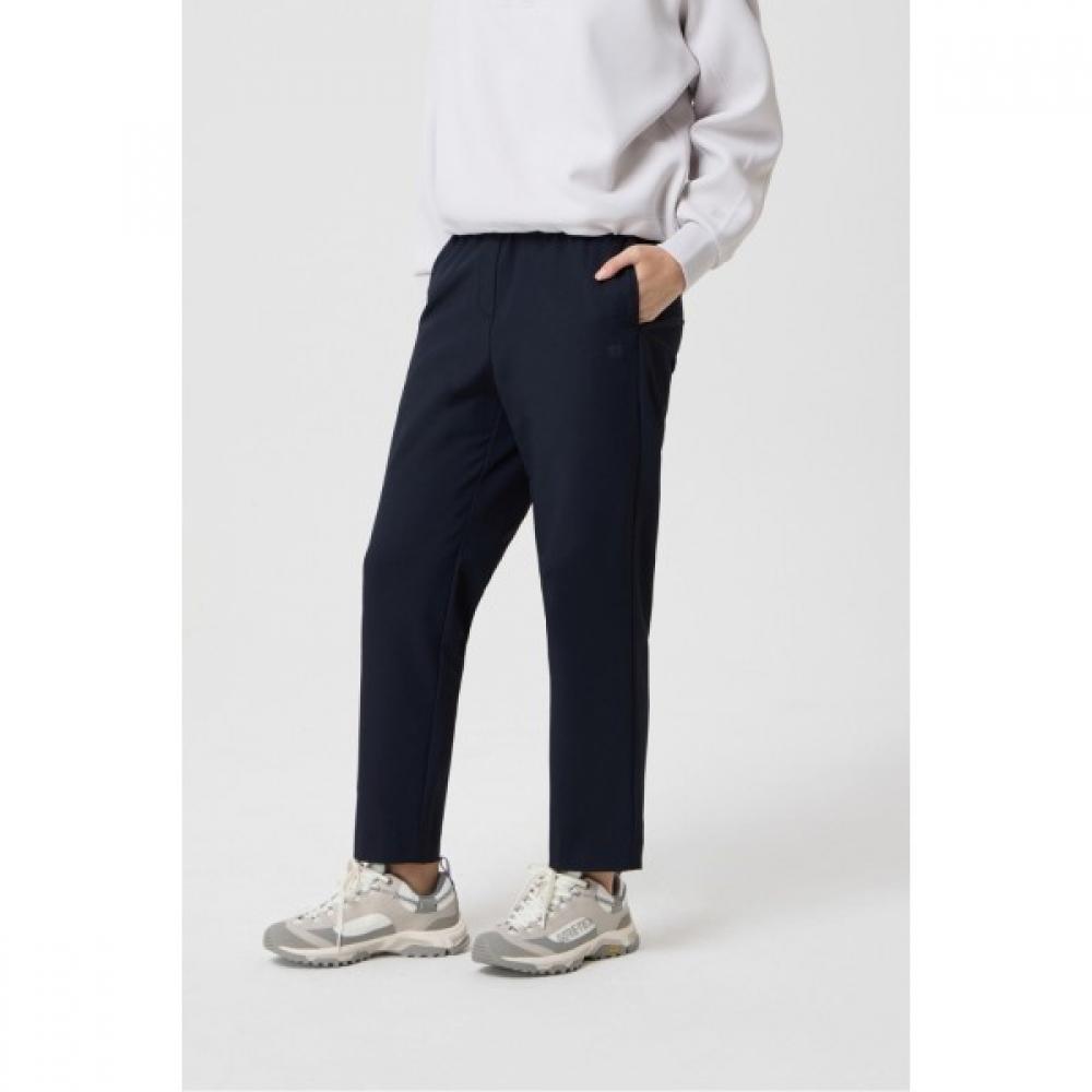 

Kolon SportS Women S Crop Tapered Fit pantS Tvpna24412cin navy/65