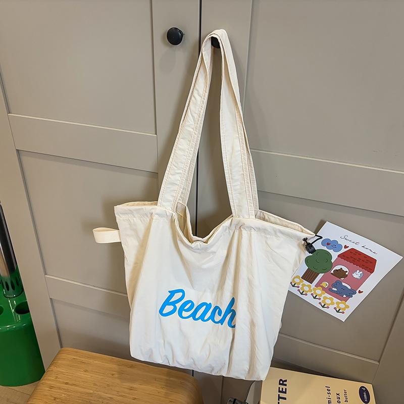 Tasche Damen Alphabet Bedruckte Nylon Schultertasche Lässig Vielseitig Tragbar Kordelzug Große Kapazität Tragetasche