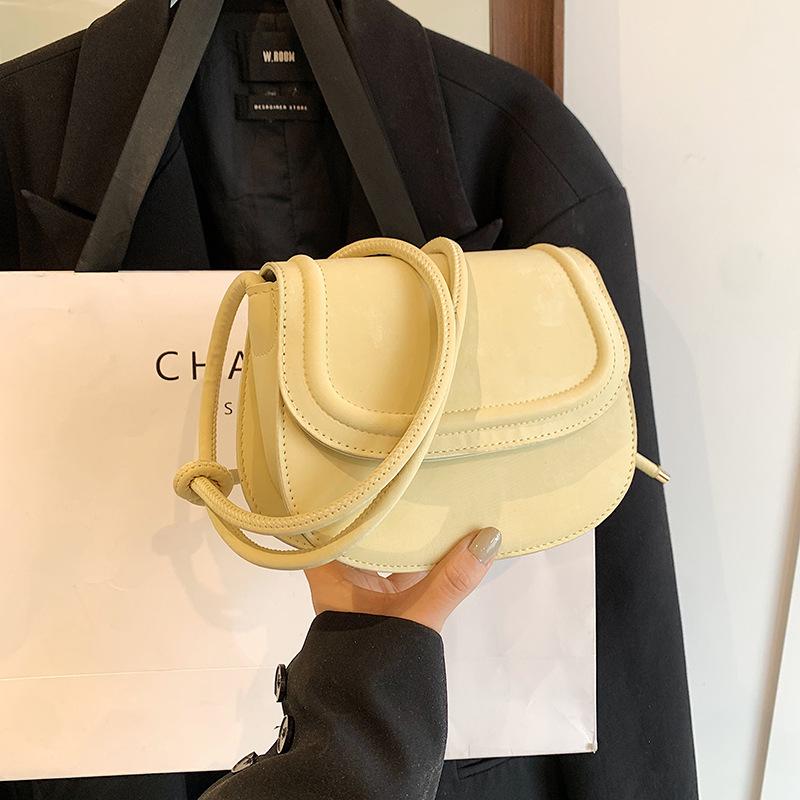 Solid color texture shoulder messenger bag women's 2025 spring and summer new foreign style casual bag saddle bag women