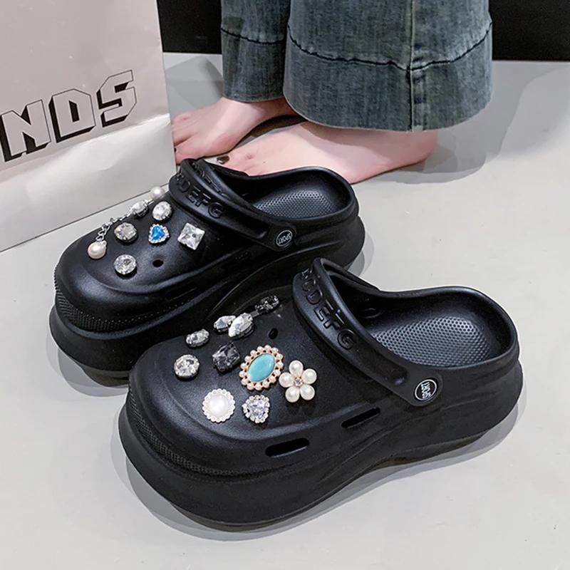 Fashion Pearl Rhinestone Chunky Platform Sandals for Women Closed Toe Thick Bottom Beach Slippers Woman Summer Non Slip EVA Garden Clogs