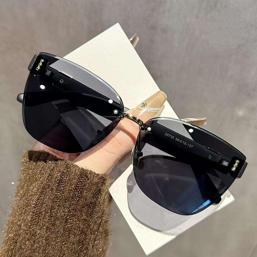 2026 New Fashion Rhinestone Sunglasses UV400 Protection Chic Style Luxury Korean Sun Glasses Women Fine Shiny Frame Trendy Shades