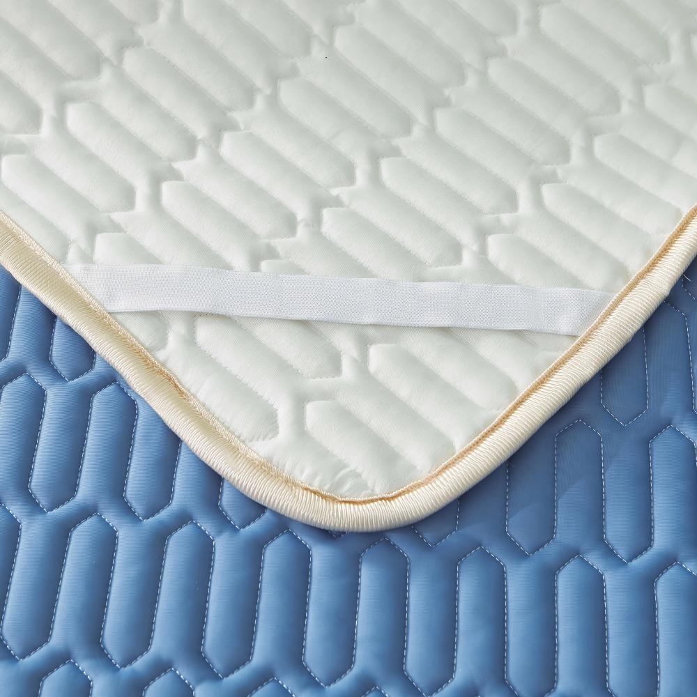 Quilted Cool Feeling Mattress Cover Anti-wrinkle Bedspread Simple Bed Sheet Cooling Pad  Bedroom