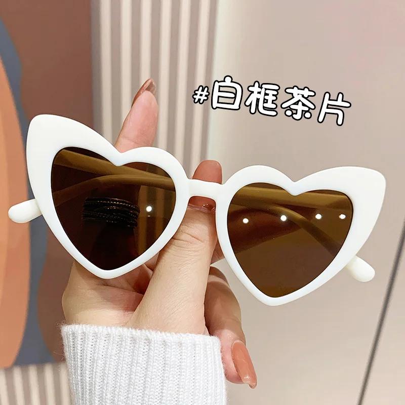 

New Children Large Frame Heart Shape Sunglasses Girl Brand Designer Fashion Sun Glasses Cute Baby Outdoor Sunshade Eyewear Uv400 As shown in the figu