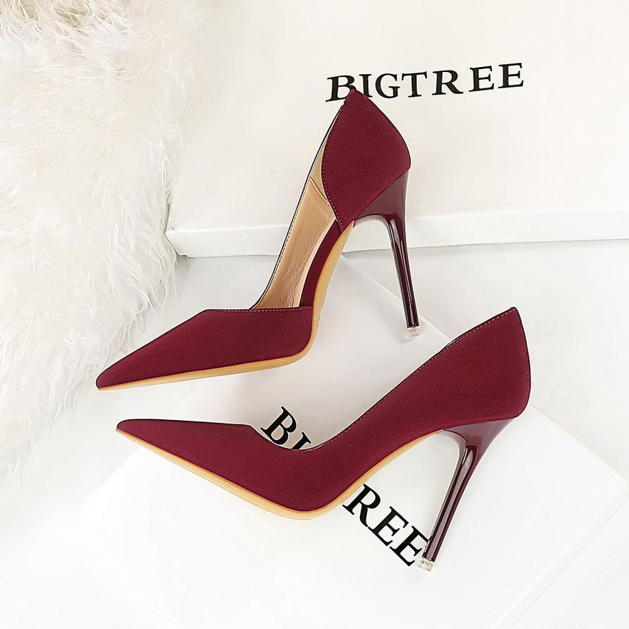 Banquet High Heels Thin Heels Shallow Mouth Pointed Toe Side Hollowed Out Retro High Heels Single Shoes