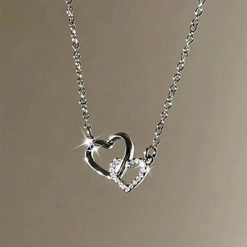 Fashion Resin Round Hollow Pendant Necklaces for Women Girls Vintage Long Rope Sweater Chain Necklaces Party Jewelry Accessories