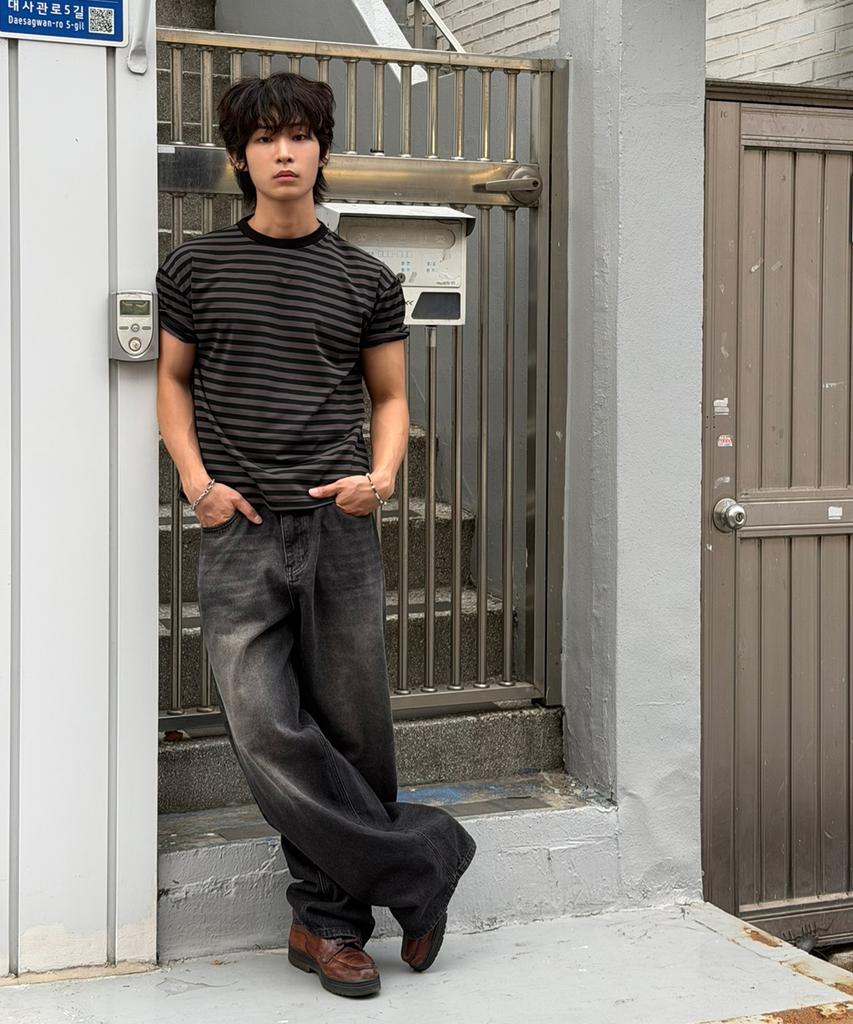 SIGNATURE Cropped Soft-Touch Striped Short Sleeve T-Shirt [Black]