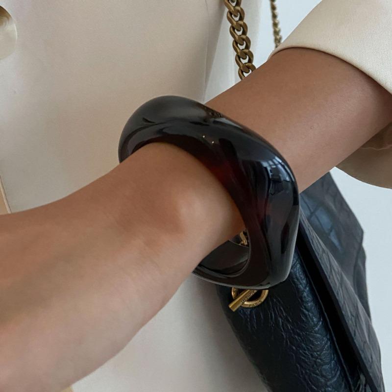 Fashion Polygon Dyed Snake Striped Exaggerated Metal Bangle For Women