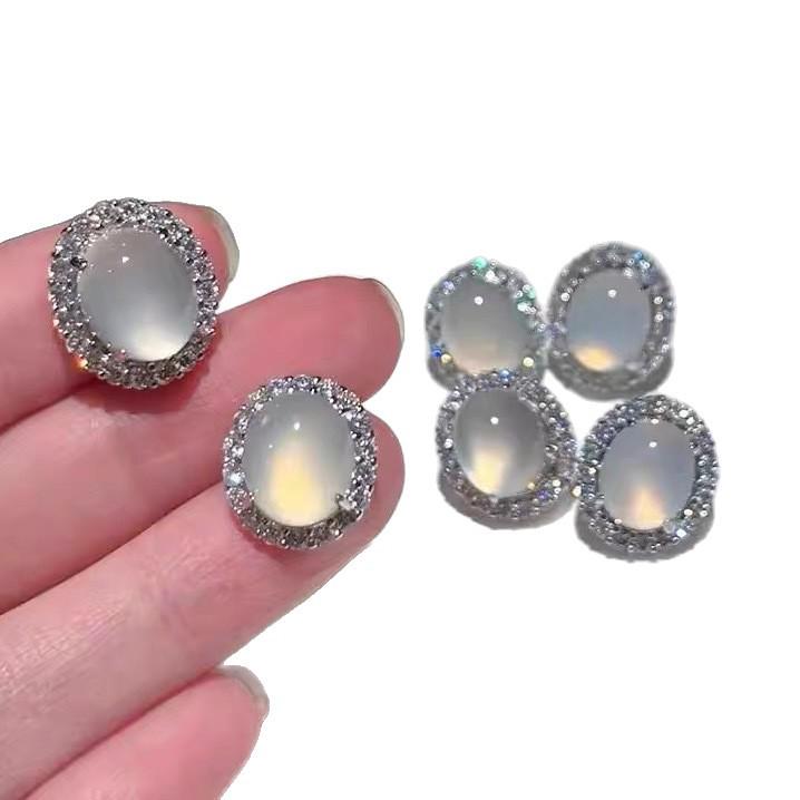 Natural Moonstone Agate Earrings - Chic, Versatile, Trendy, and Unique Niche Fashion