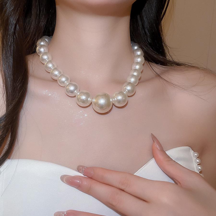 French Retro Pearl Necklace, Earrings, and Bracelet Set for Women - Elegant and Versatile