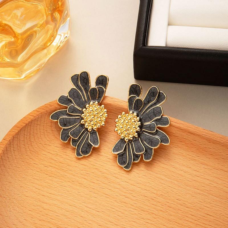 

Light Luxury High-End Half Flower Silver Needle Earrings, Beautiful Retro Ankara Red Earrings, Women S Sweet Earrings.
