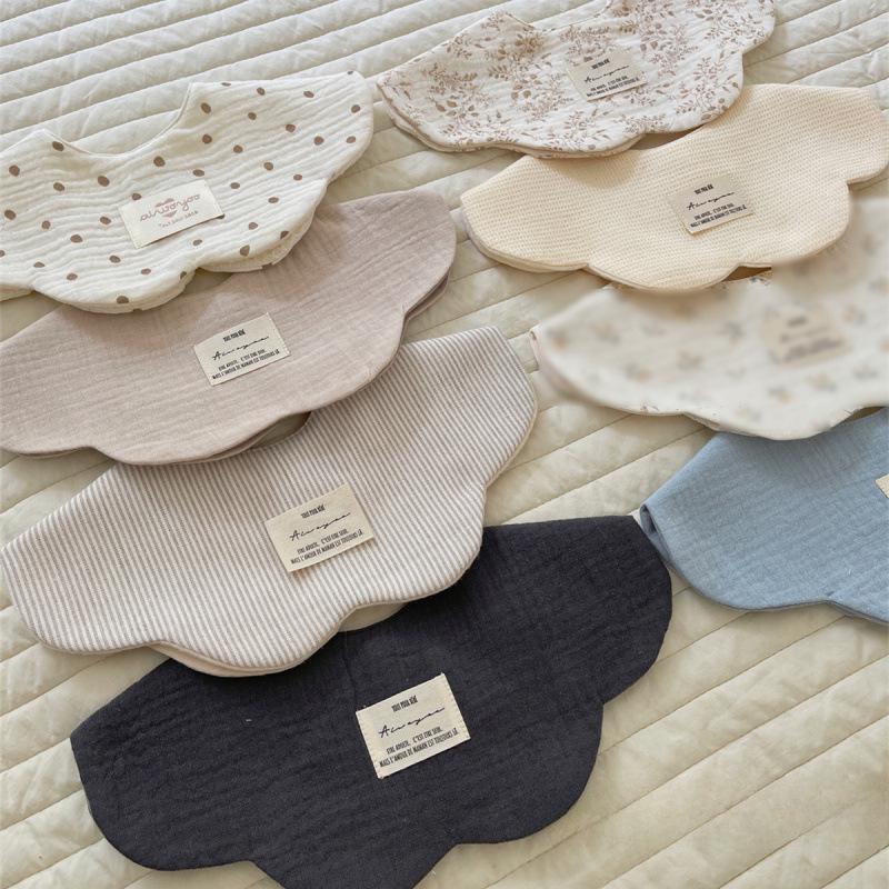 Pure Cotton Korean-Style Baby Drool Bib - Lightweight, Absorbent, Anti-Spit Up, Petal Design