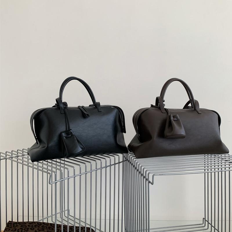 Large Capacity Top Layer Leather Tote Bag Vintage Simple 2025 New Leather Underarm Commuter Tot Bag Women's Bag