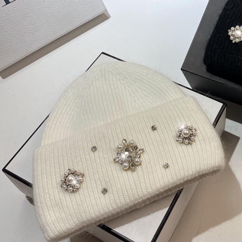 New European Retro Court Feng Shui Diamond Rabbit Hair Knitted Hat, Warm In Autumn and Winter, Thickened Plush Fashionable Wool Hat for Women