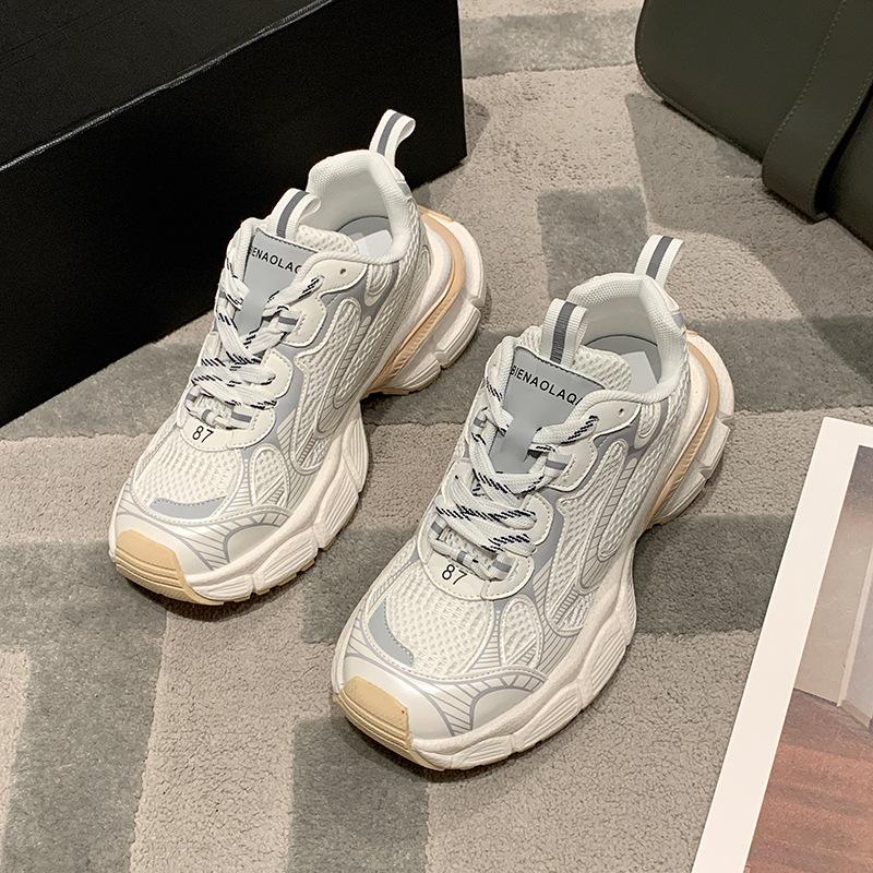 Niche comfortable and lightweight mesh breathable heightening platform sports shoes retro lace-up versatile trendy dad shoes casual shoes