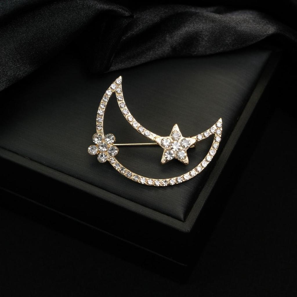 Gold & Diamond Vintage Butterfly Brooch - Versatile Women's Pin Jewelry