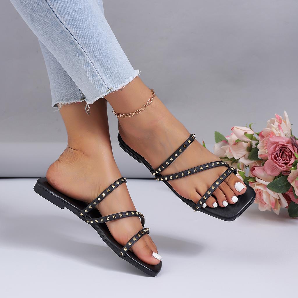 Fashion Women Slippers Summer New Flat Sandals Casual Simple Slippers Fashion Large Chain Rivet Women Shoes Home Slides Women