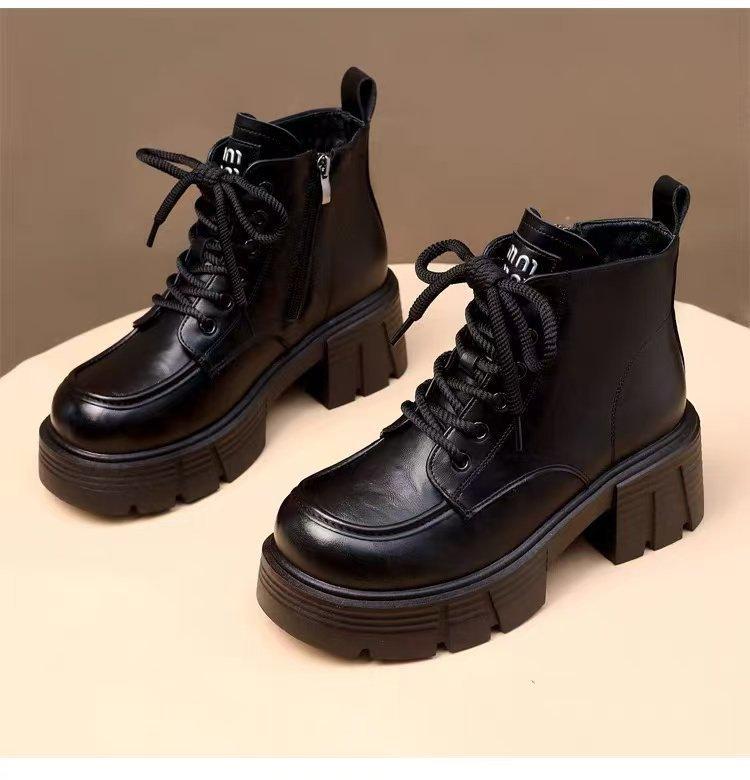 Small man increases height British fried street short boots autumn and winter new thick heel showing feet small velvet Martin boots